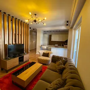 Mel’s Place Tirana