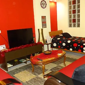 Shoshi Apartment